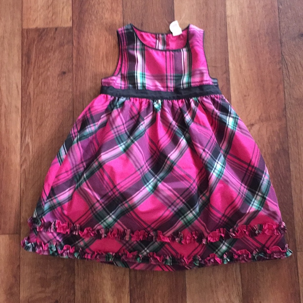 Cute plaid dress.